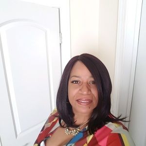 Meet your Posher, Connie